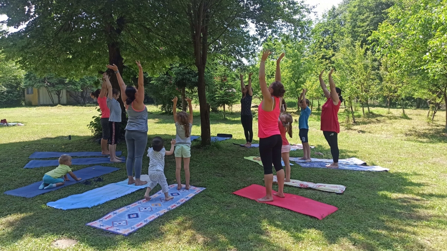 ioana-mohanu-grup-yoga-familly