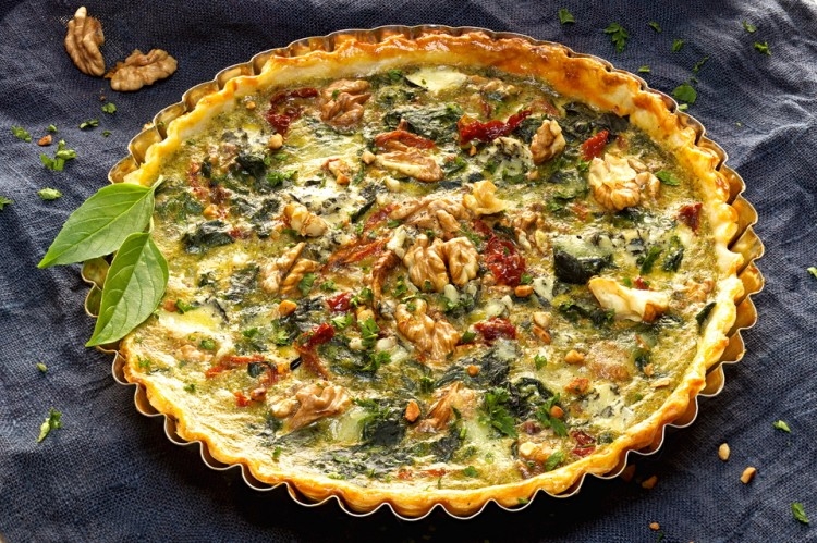 Quiche-vegan-nuci-roșii-uscate-spanac-ciuperc